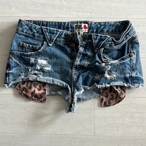 River Island Chelsea Girl Cut Off Distressed Leopard Jean Shorts (UK 10/US 6)